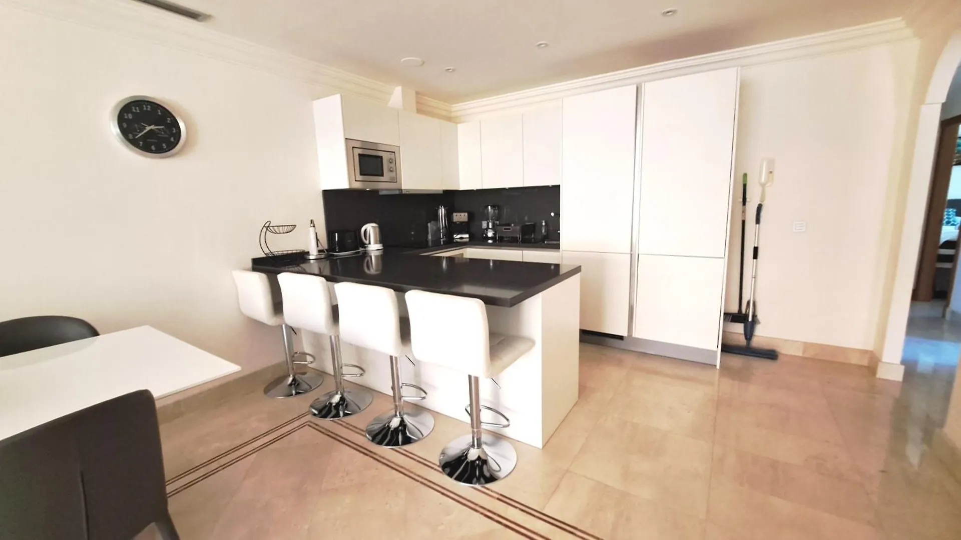 Apartamento Aloha Hill Club Marbella 0*,